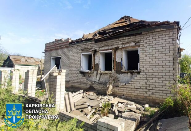 Прокурори зафіксували наслідки чергових ворожих обстрілів Харківщини, внаслідок яких постраждали двох мирних жителів