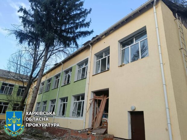 Окупанти вдарили двома ракетами по Боровій на Ізюмщині: пошкоджено освітню інфраструктуру
