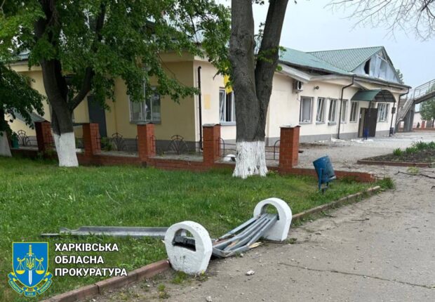 Внаслідок ракетної атаки по залізничному вокзалу у Балаклії поранено десять людей