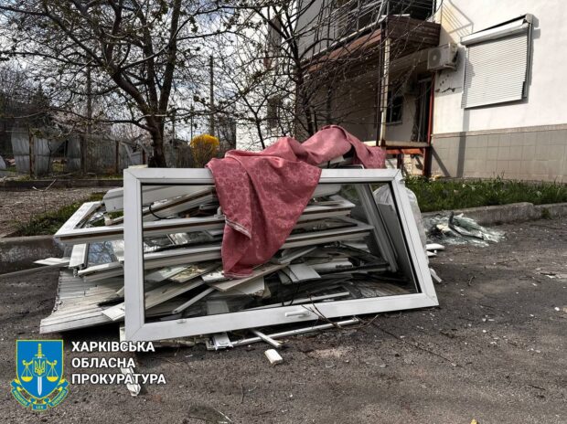 Вдень ворог вдарив по житловому масиву центра Харкова: пʼять людей постраждали
