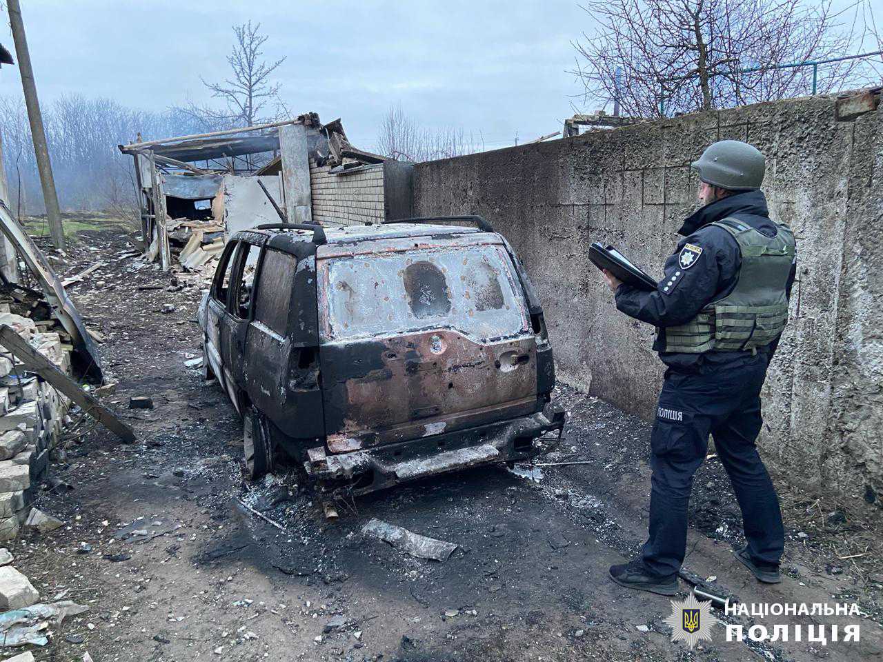 Окупанти продовжують обстріли населених пунктів Харківщини, один чоловік загинув, ще двоє поранені: слідчі задокументували наслідки воєнних злочинів за добу