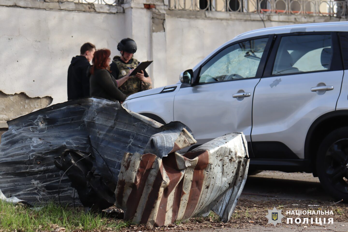 В результаті ворожих обстрілів постраждали п’ять людей: слідчі задокументували наслідки воєнних злочинів на Харківщині