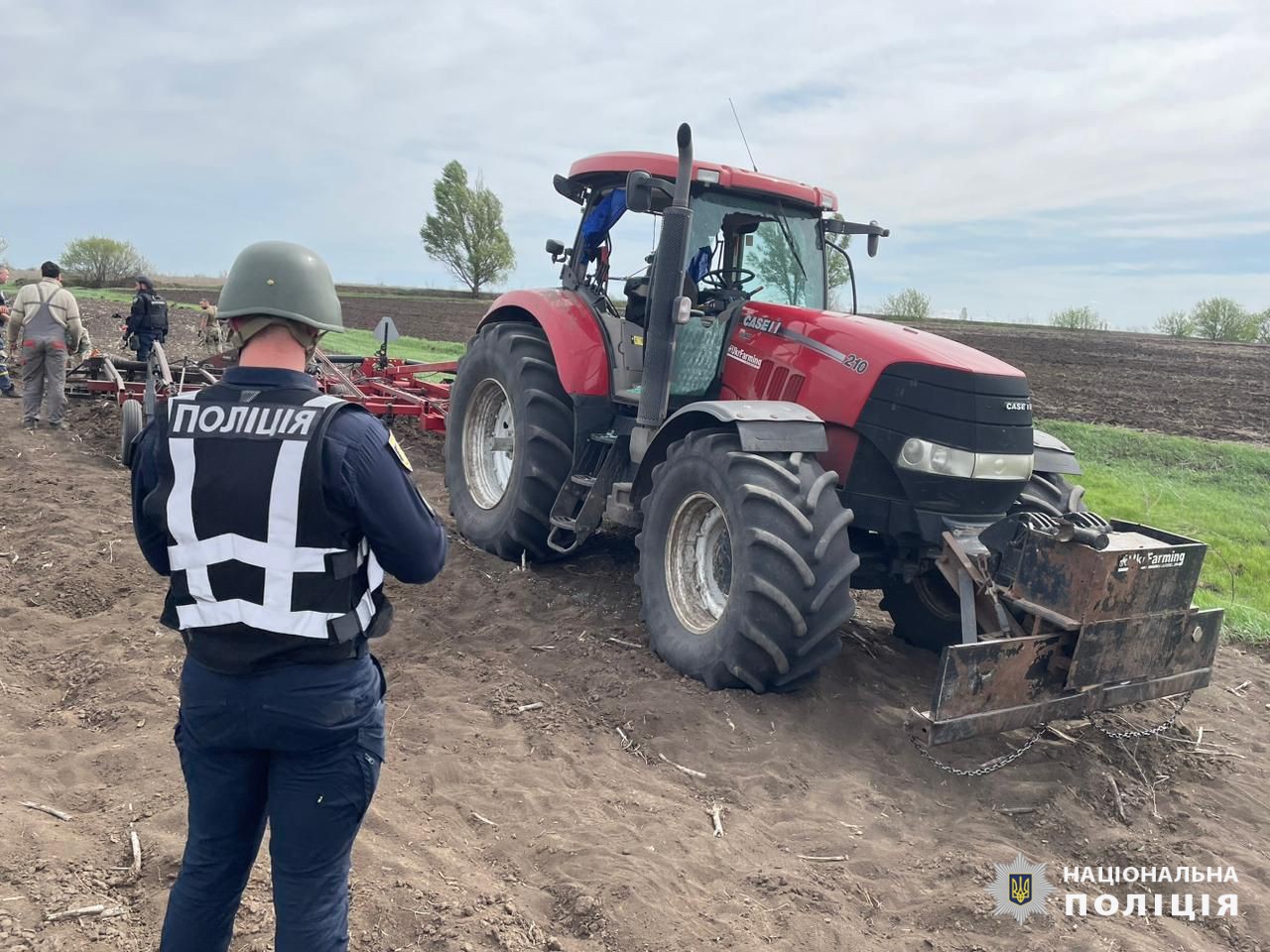 На території Донецької громади Харківщини на вибуховому предметі підірвався тракторист