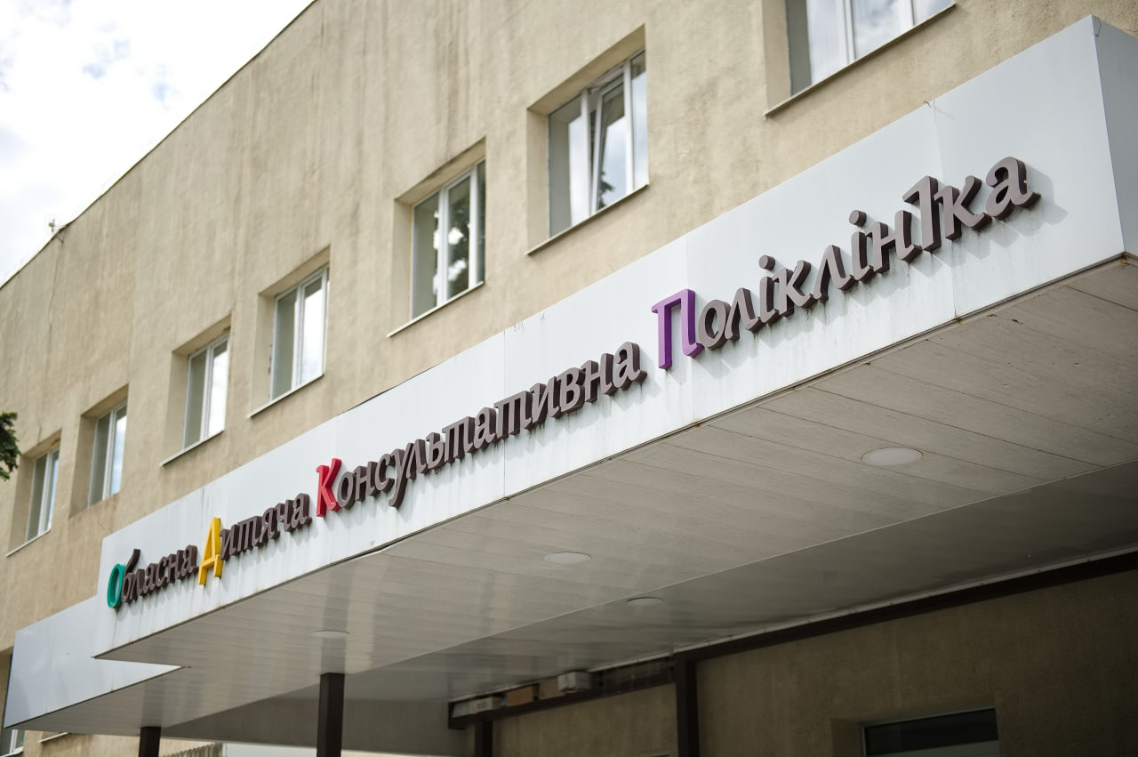 На Харківщині тривають аварійно-відновлювальні роботи у 4 закладах охорони здоров'я