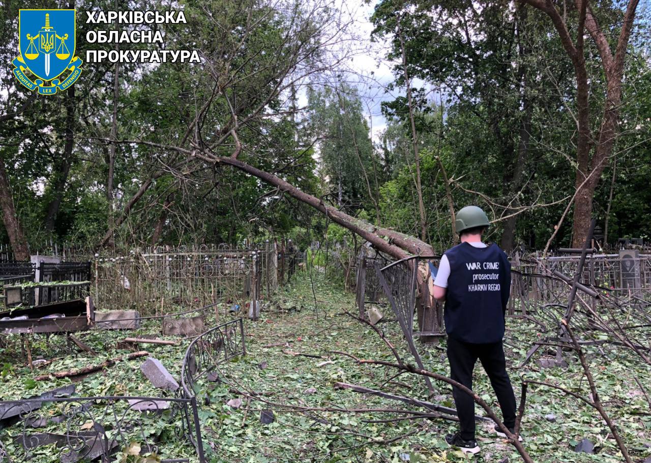 Після ракетних атак ворог завдав авіаудари по Харкову: постраждали дві жінки