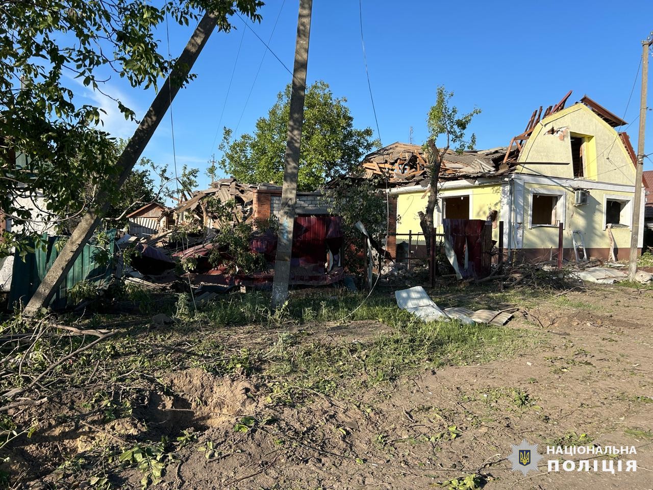 Минулої доби на Харківщині поранення отримали троє людей, серед яких 16-річна дівчина: поліція задокументували наслідки воєнних злочинів росіян