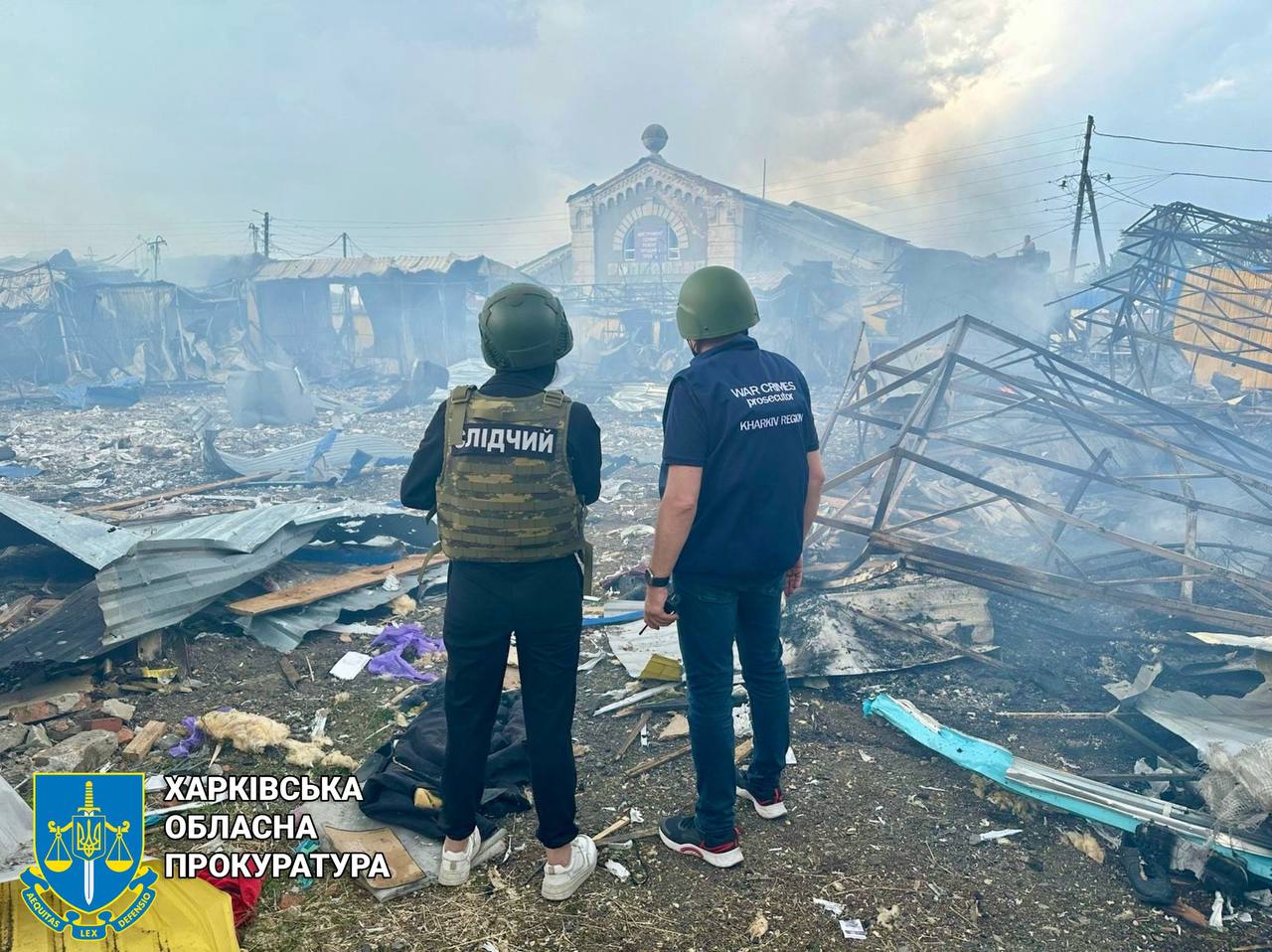 Правоохоронці задокументували наслідки ворожих авіаударів по цивільній інфраструктурі Золочева