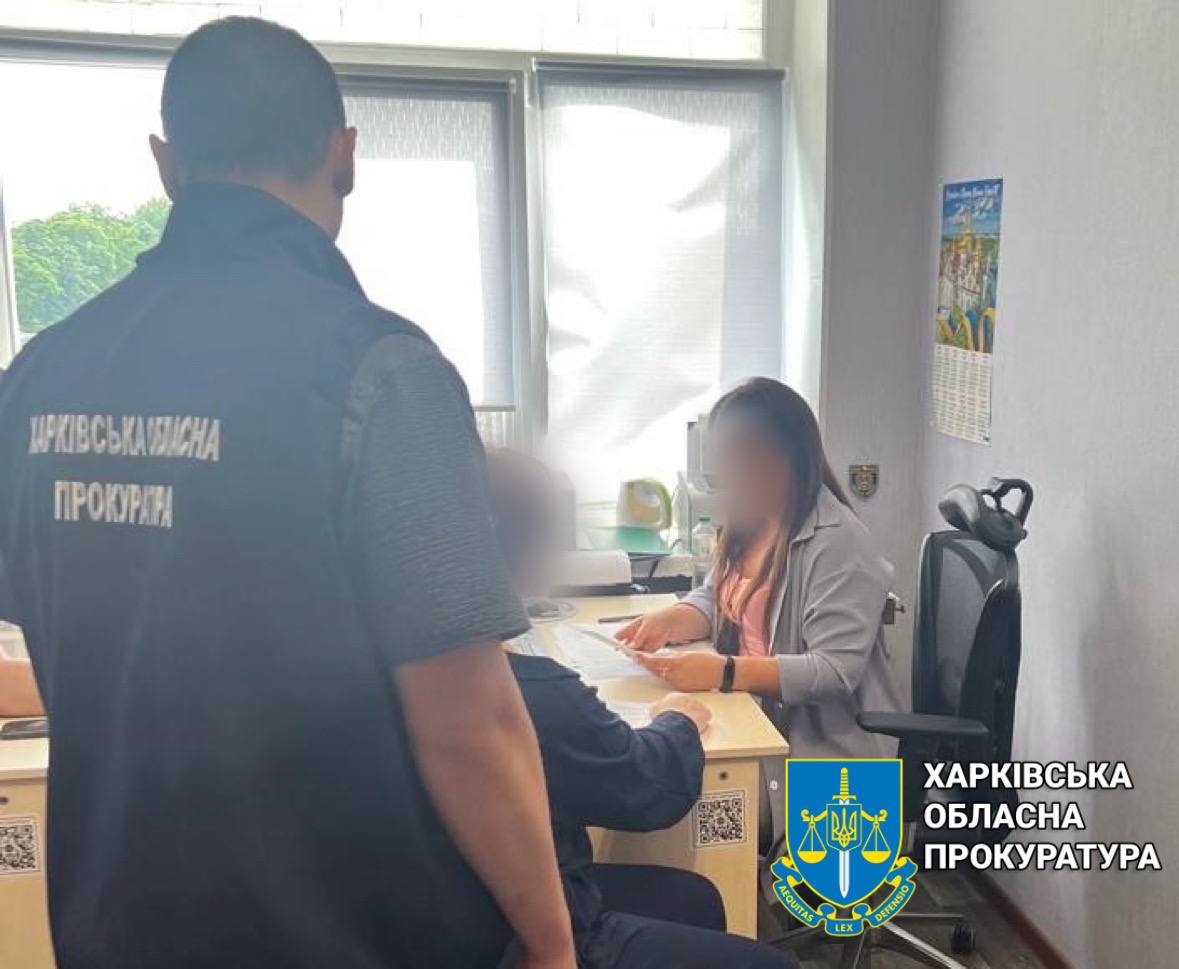 Судитимуть мешканку міста Валки, яка виправдовувала збройну агресію рф та поширювала символіку «совєтів»