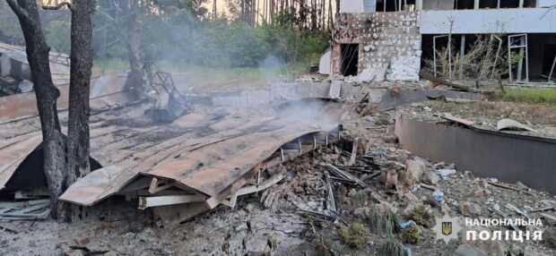 Протягом доби окупанти наносили удари з різного виду озброєння по Харківщині, є постраждалі: слідчі задокументували наслідки воєнних злочинів