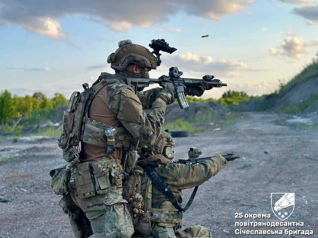 На Харківському напрямку минулої доби відбулося шість бойових зіткнень, на Куп’янському кількість атак за добу добігла десяти – Генштаб ЗСУ