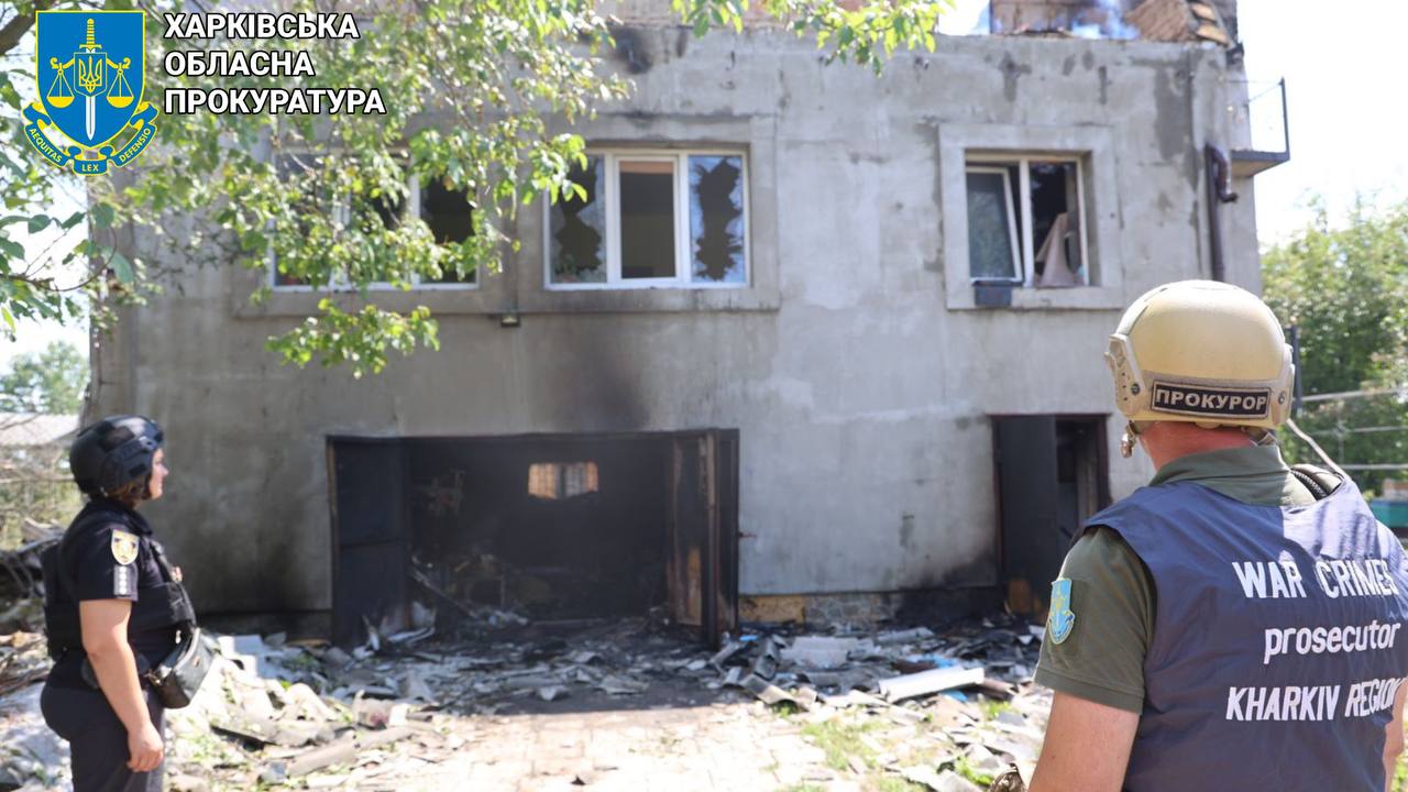 Двоє мирних мешканців постраждали внаслідок ворожих обстрілів Купʼянщини