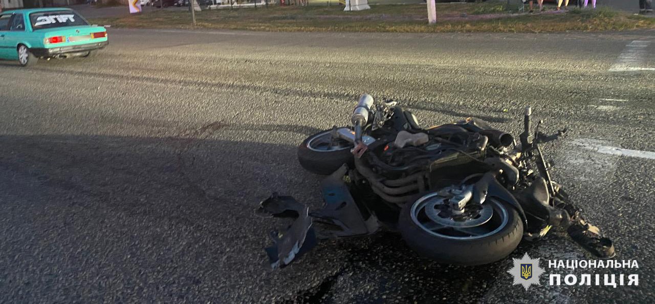 У селищі під Харковом внаслідок ДТП загинув мотоцикліст