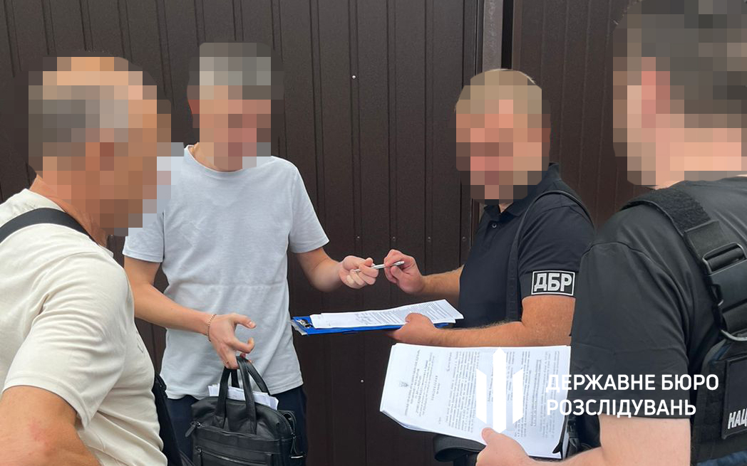 ДБР викрило правоохоронців з Харківщини на махінаціях із закупівлею бронежилетів