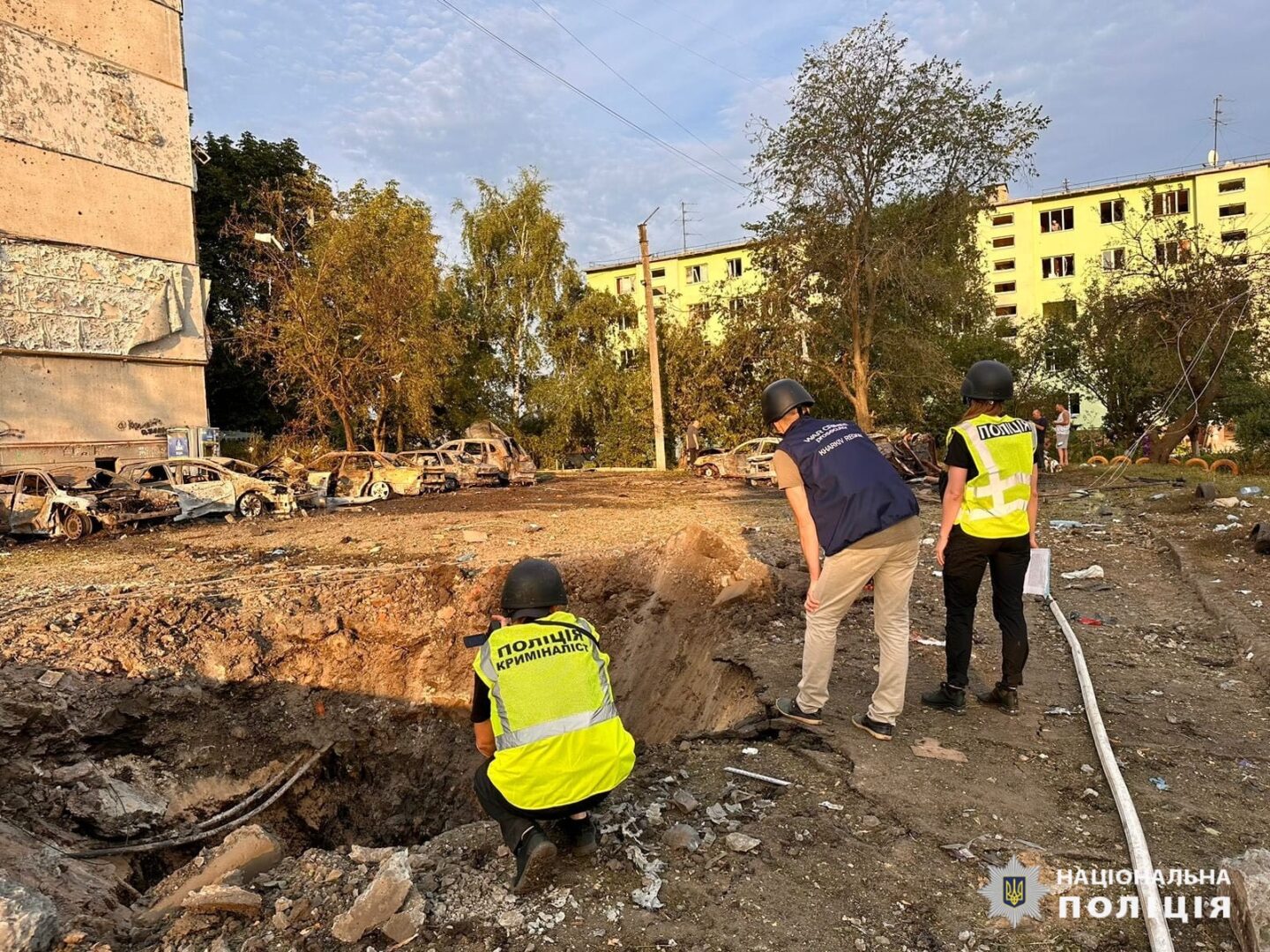 Внаслідок ракетних ударів по місту Чугуїв постраждали щонайменше дев’ятеро людей: поліція документує наслідки ворожих ударів