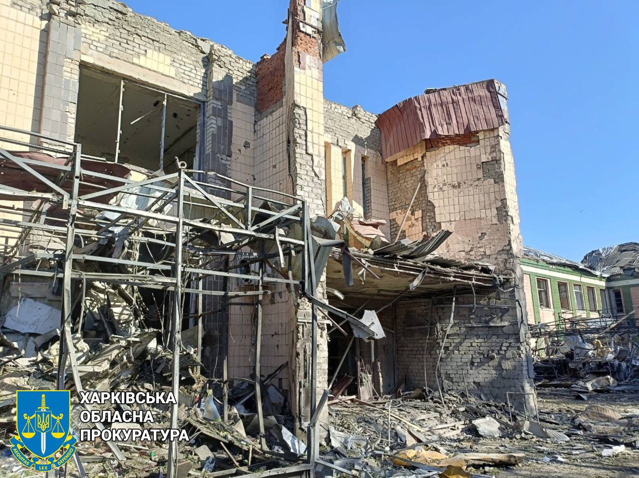 Один загиблий та четверо постраждалих: прокурори фіксують наслідки ворожих атак по Харківщині