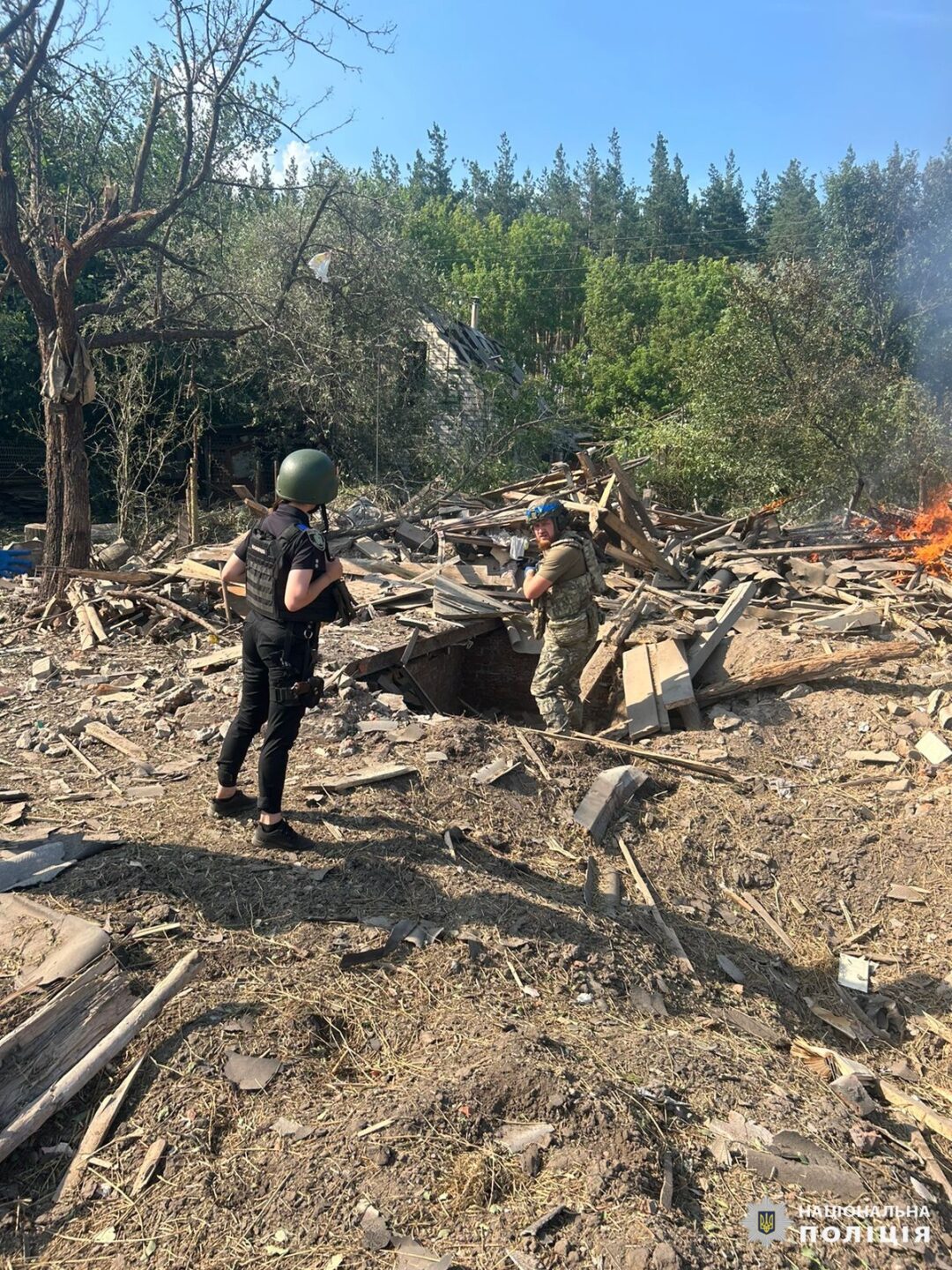 Внаслідок чергового авіаційного удару по Вовчанській громаді загинув чоловік: поліція оперативно прибула на місце влучання