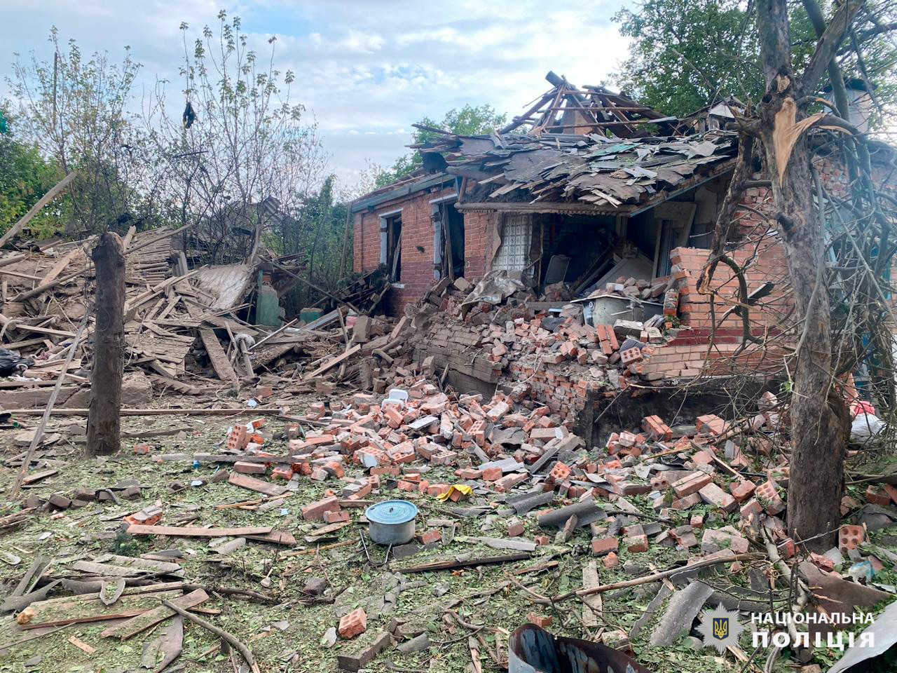 Через російські обстріли в Ізюмі постраждали 12 цивільних громадян, серед яких п’ятеро дітей: поліція задокументувала черговий злочин росіян
