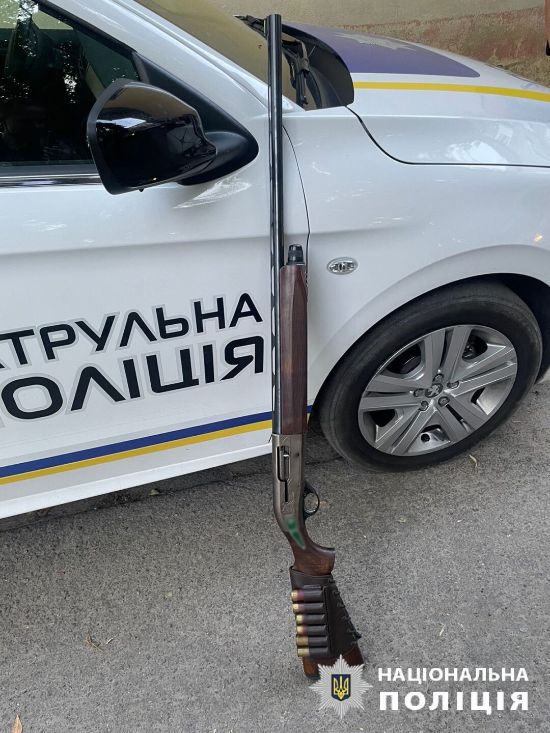 У Харкові затримали п’яного чоловіка, який чіплявся до перехожих та стріляв з рушниці