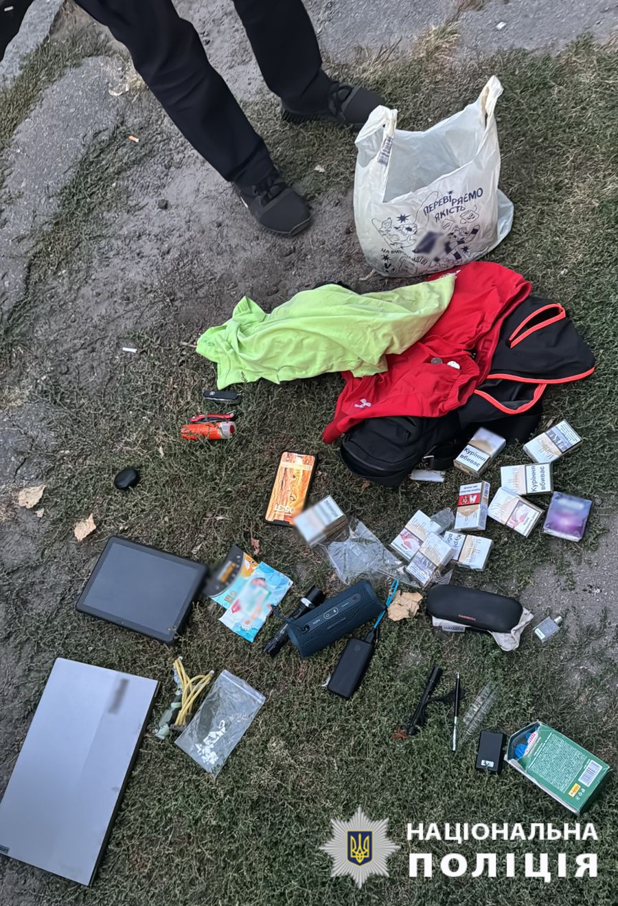 У Харкові затримали чоловіка, який обікрав автомобіль