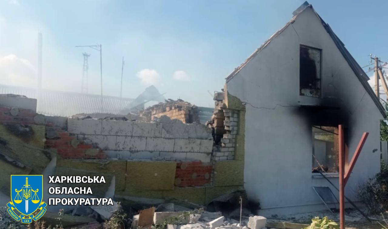 Ворог вчергове обстріляв населені пункти Богодухівщини, постраждав мирний мешканець