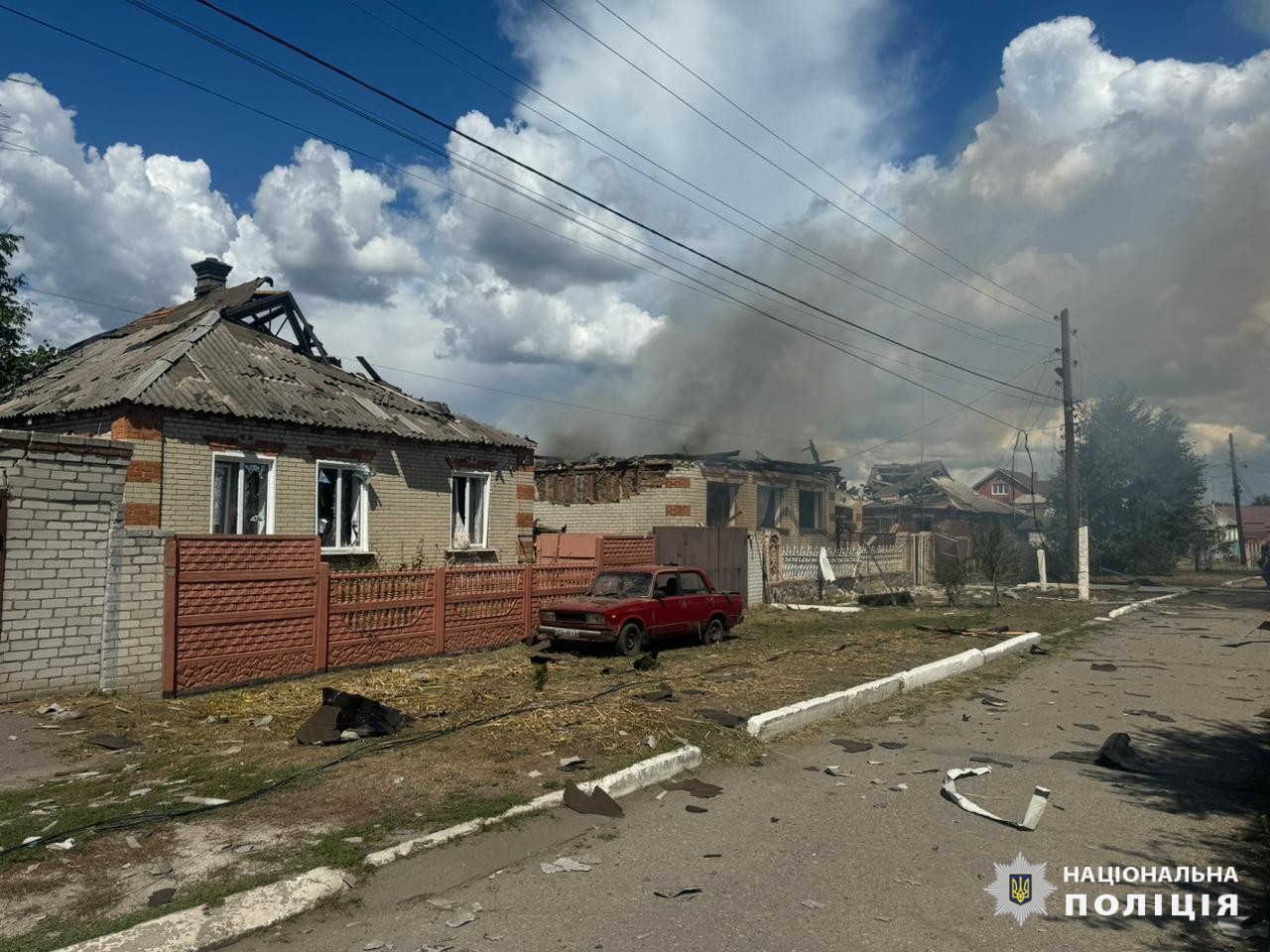 Через ворожий обстріл селища Золочів Богодухівського району постраждали шестеро людей, серед яких 12-річна дитина