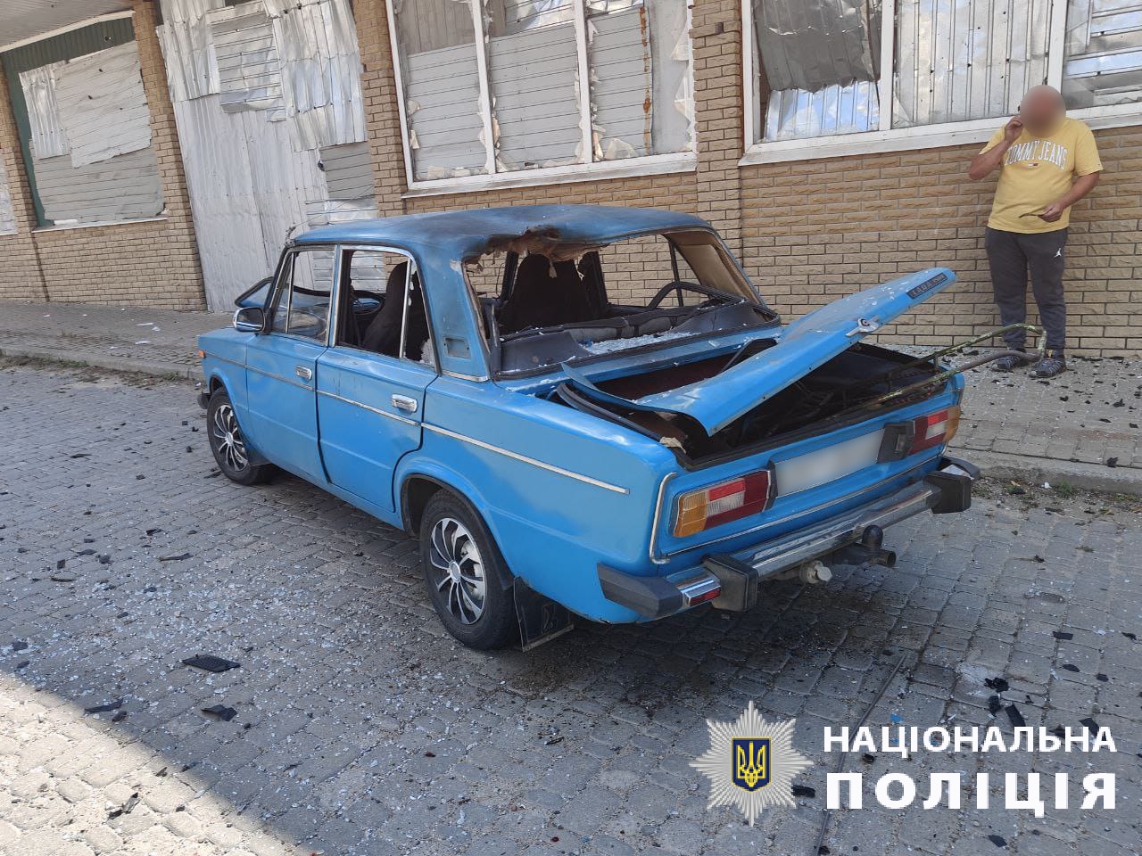 У Купʼянську російський дрон влучив в авто: постраждав мирний мешканець