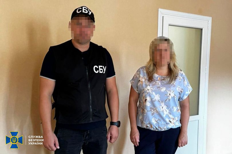 СБУ повідомила про підозру колаборантці, яка під час окупації Харківщини відповідала за «соцвиплати» від окупантів