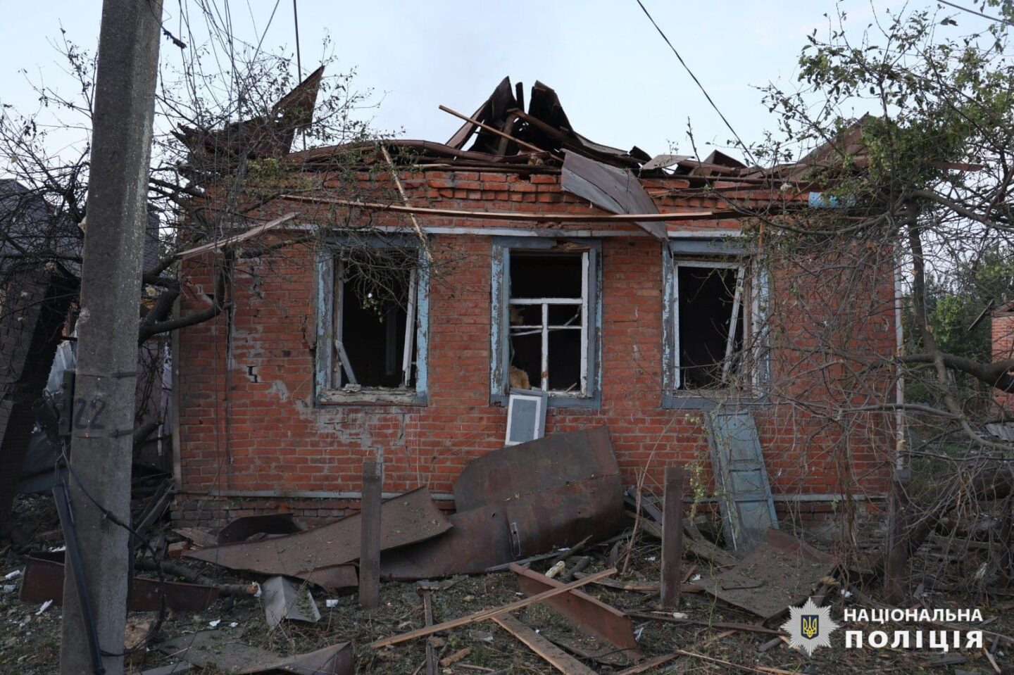 Протягом доби ворог бив по цивільній інфраструктурі Харківщини з РСЗВ, FVP-дронів, БПЛА, артилерії: слідчі задокументували наслідки воєнних злочинів рф