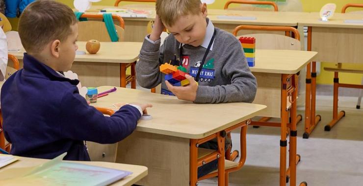 Окремі чиновники обласної військової адміністрації спекулюють на вартості укриттів в школах Харківщини – ХАЦ