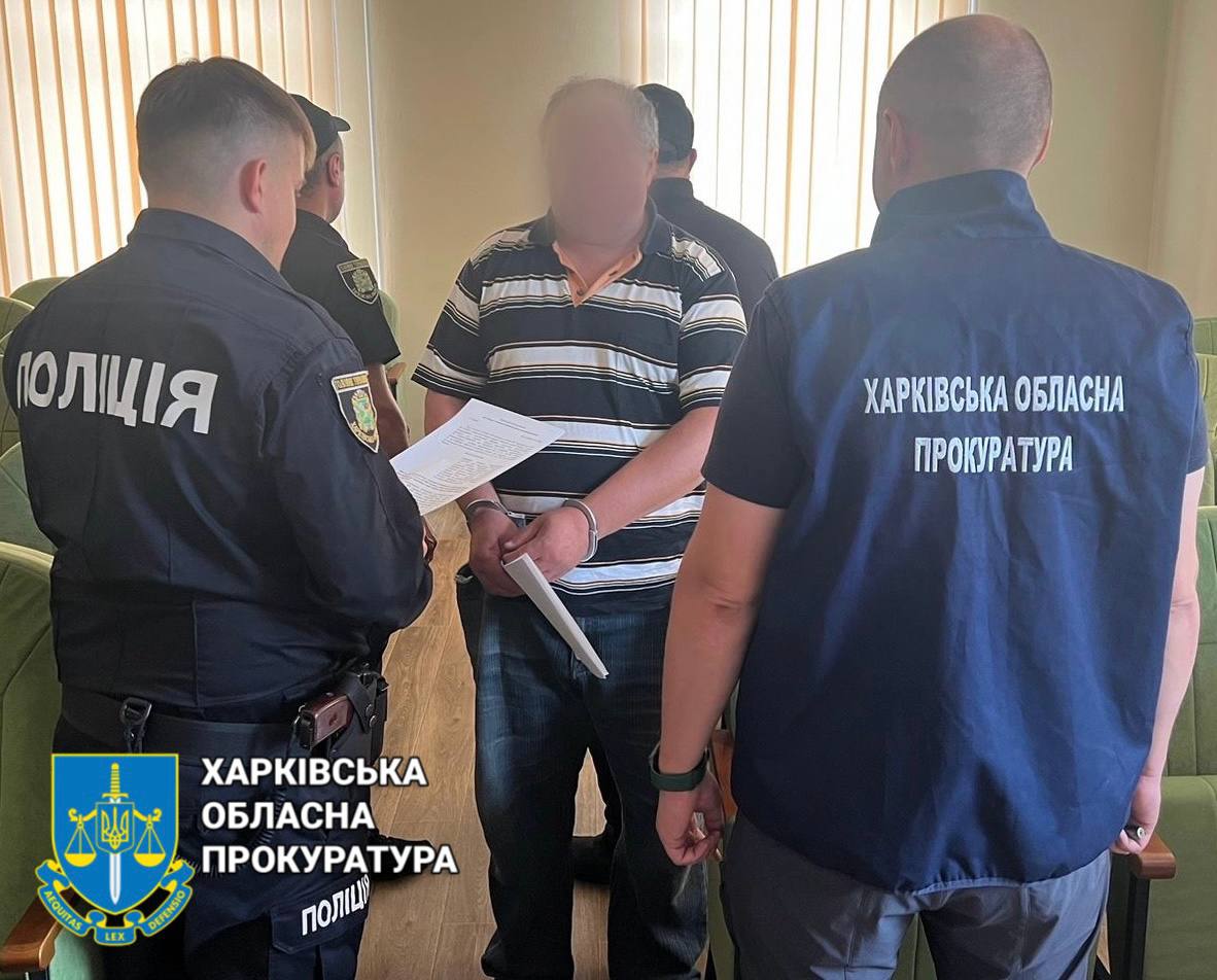 У селищі під Харковом чоловік з автомата розстріляв товаришів по чарці