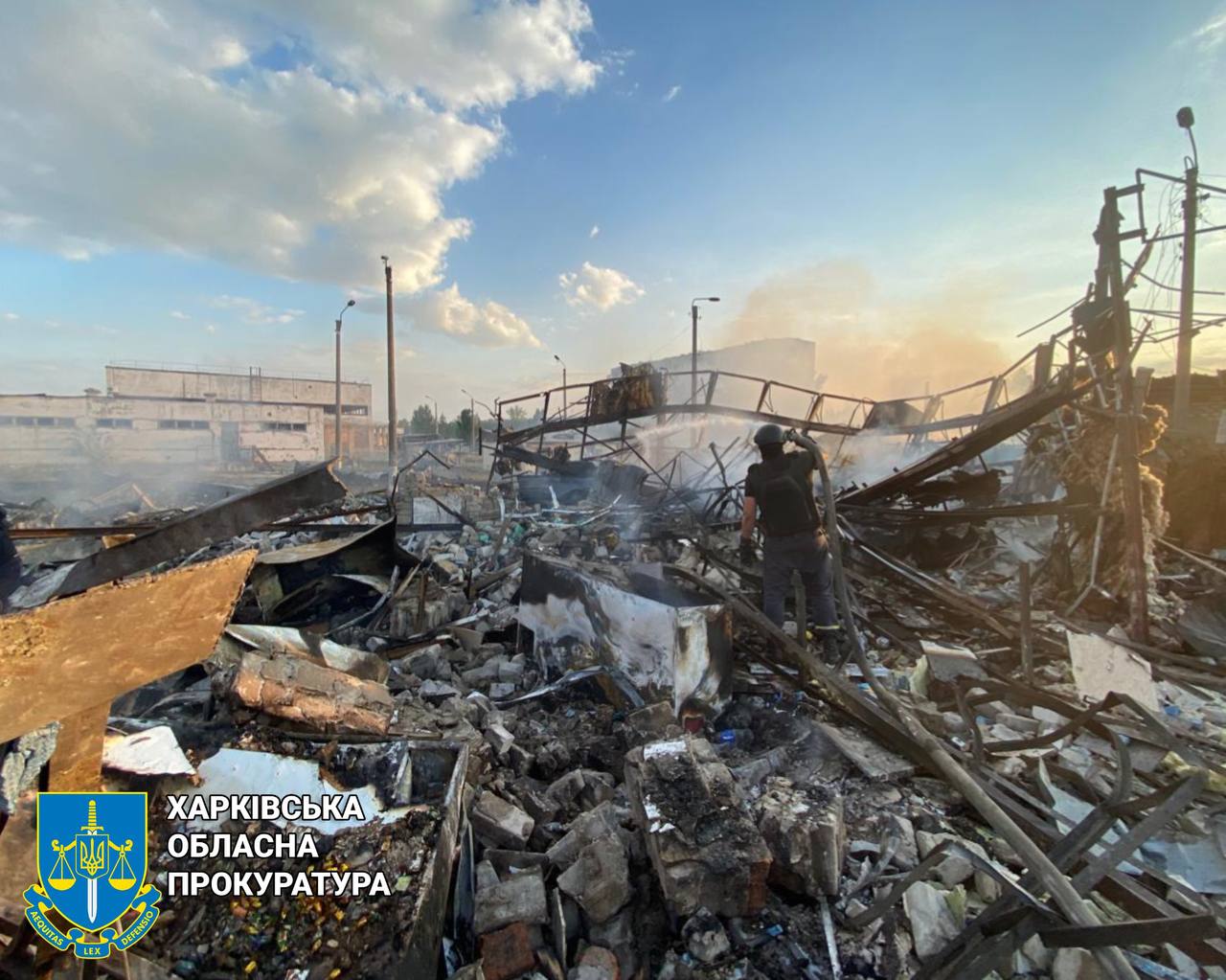 Двоє загиблих та пʼятеро поранених: прокурори задокументували наслідки ворожих обстрілів цивільної інфраструктури Харківщини