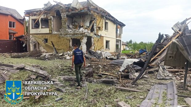 Росіяни знову обстріляли Харків: пошкоджено житлову інфраструктуру