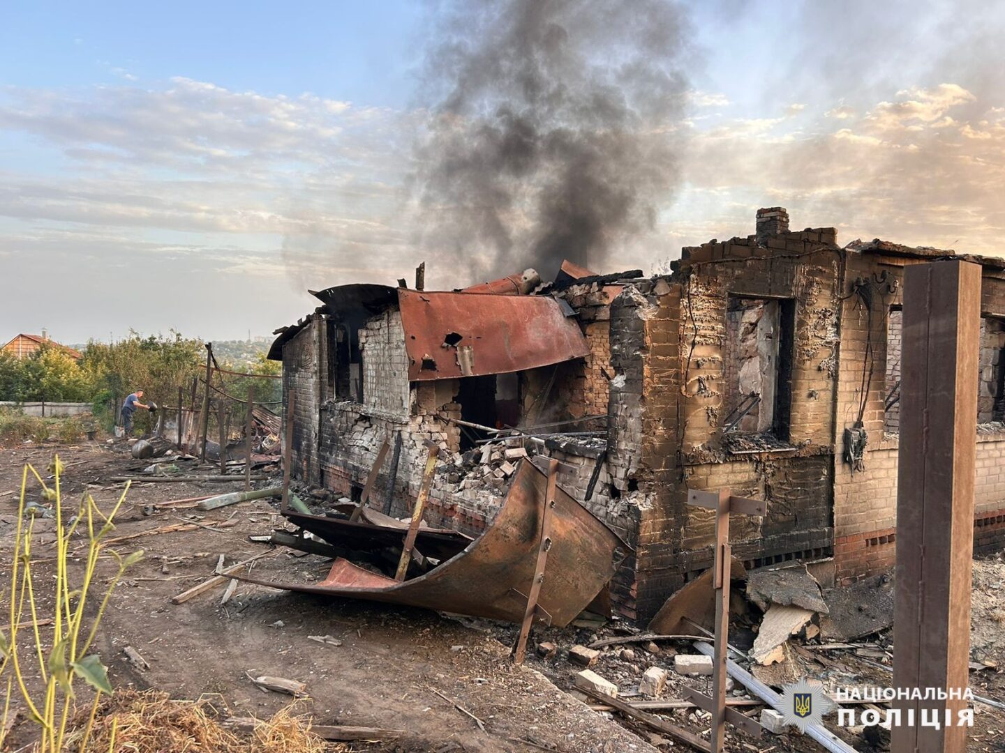 Росіяни застосовували по прикордонню Харківщини ФАБ, БпЛА, РСЗВ, FPV-дрони, міномети, артилерію: слідчі задокументували наслідки воєнних злочинів