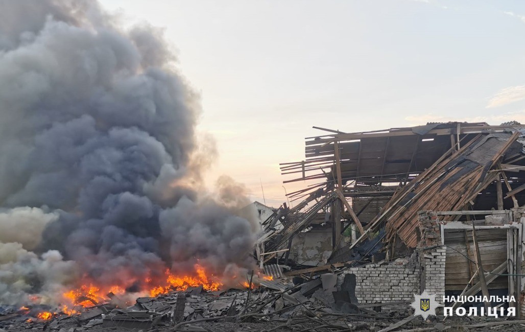 Росіяни продовжують обстрілювати прикордонні населені пункти Харківської області: слідчі задокументували наслідки воєнних злочинів