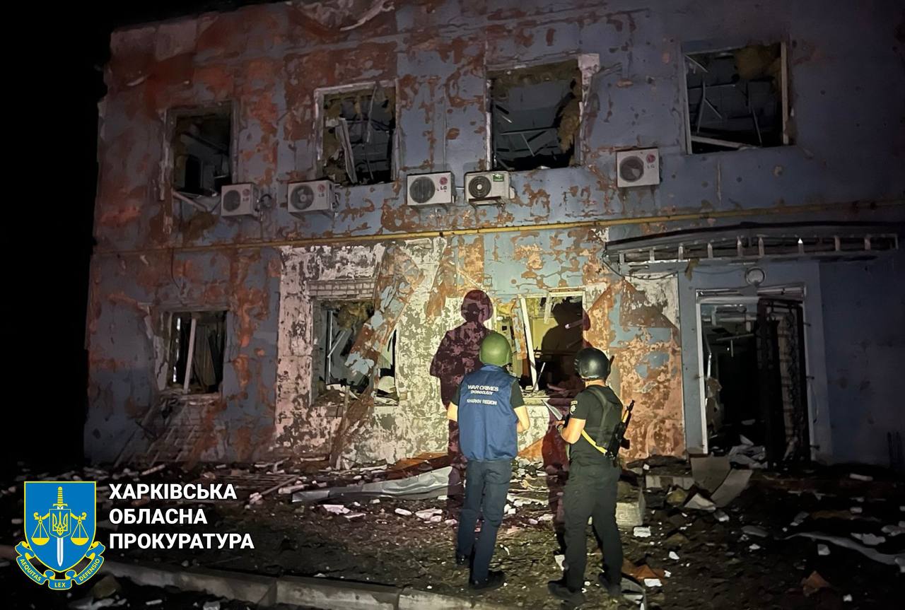 Правоохоронці зафіксували наслідки чергової російської атаки на Харків, внаслідок якої постраждали четверо людей