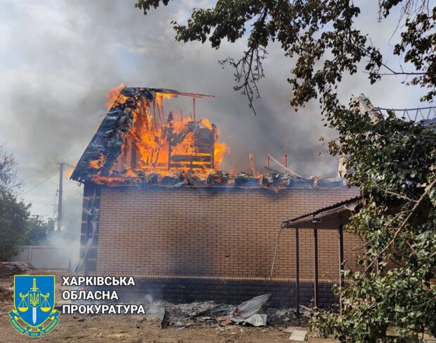 За тактикою «повторного удару» росіяни обстріляли Борову: двоє людей загинули, є поранені, серед них троє рятувальників