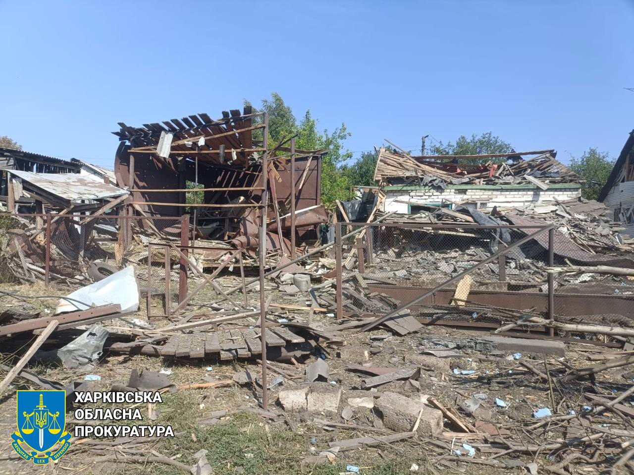 Правоохоронці зафіксувала наслідки збройної агресії росіян по селу на Ізюмщині