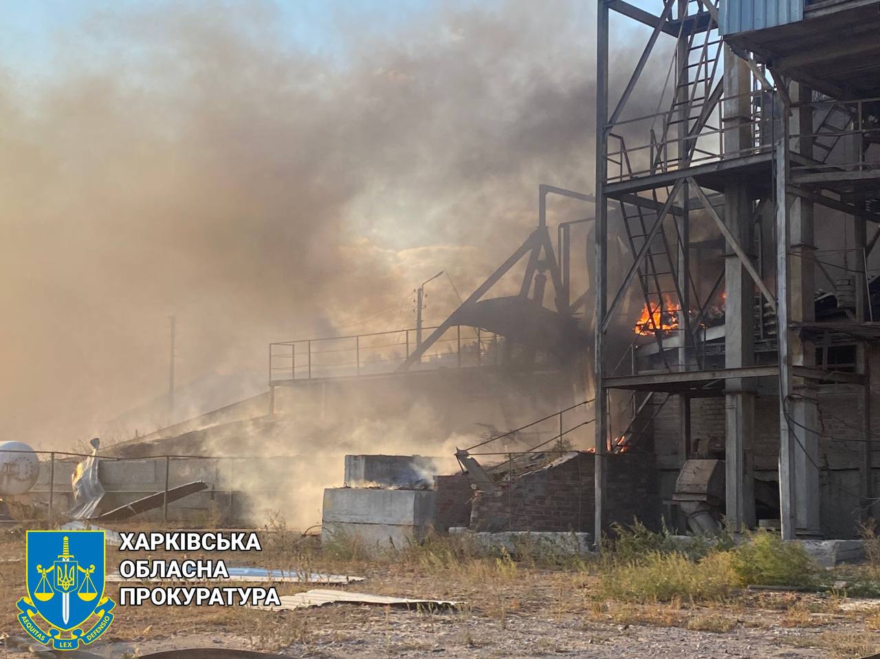 Правоохоронці зафіксували наслідки ворожих обстрілів Харківщини: відомо про двох постраждалих