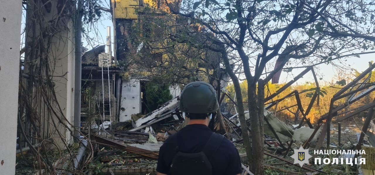 Через ворожі обстріли двоє жінок загинули, дістали поранення ще 10 людей: на Харківщині слідчі задокументували наслідки воєнних злочинів