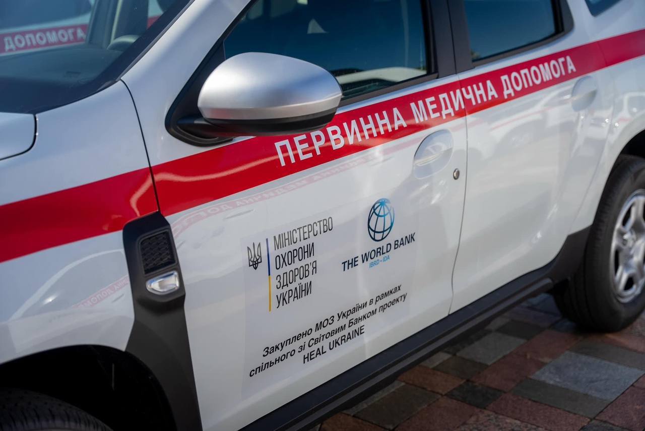 Для медзакладів Харківщини передали 13 позашляховиків