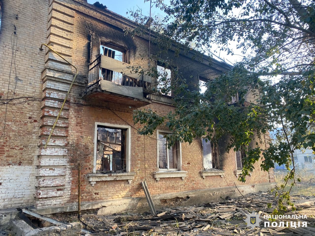 Росіяни продовжують обстрілювати Харківщину з ФАБ, РСЗВ, артилерії, семеро людей постраждали: поліція задокументувала наслідки воєнних злочинів