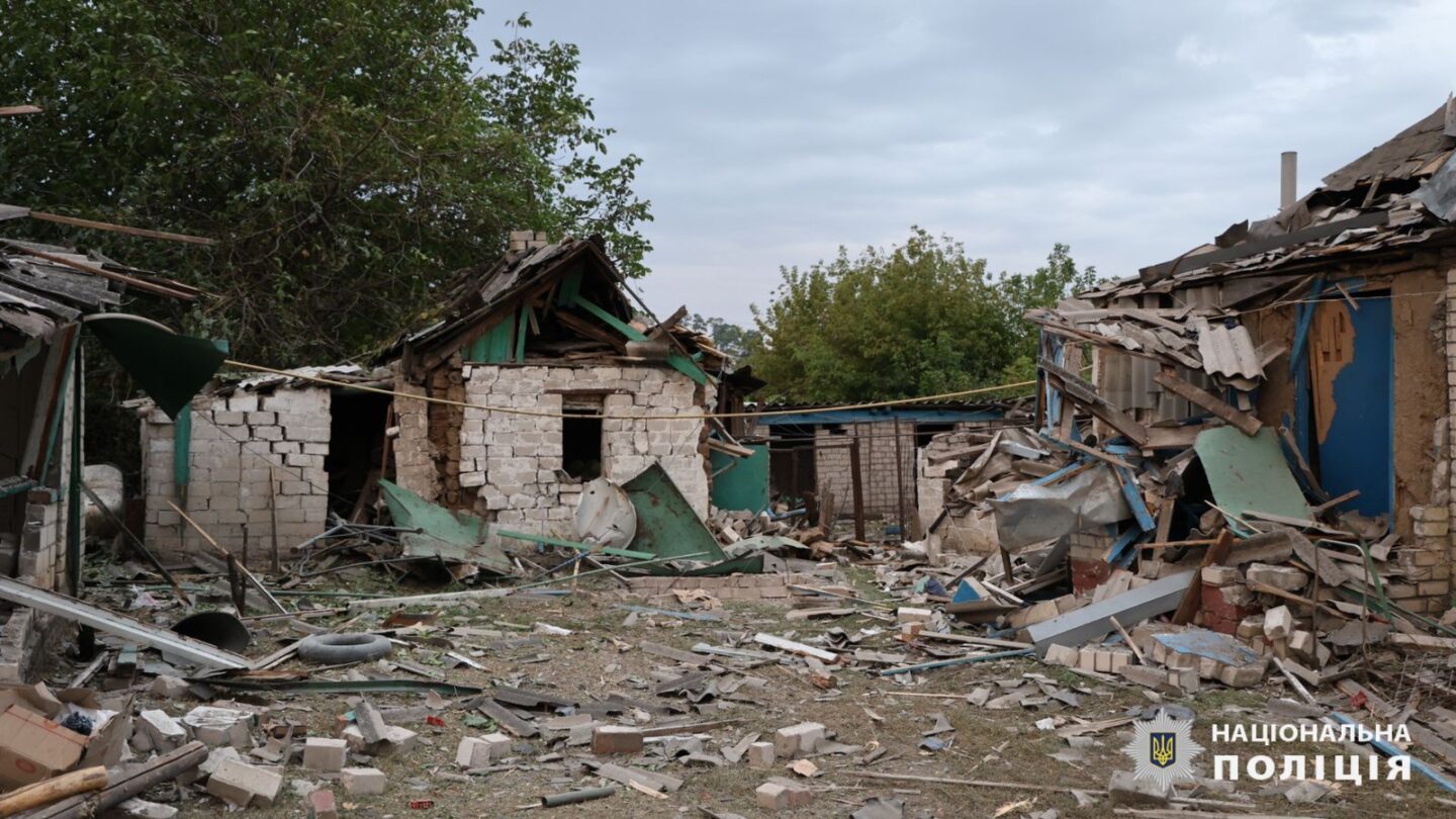 Минулої доби росіяни вбили трьох жителів Харківщини, ще 18 людей дістали поранення: слідчі задокументували наслідки воєнних злочинів