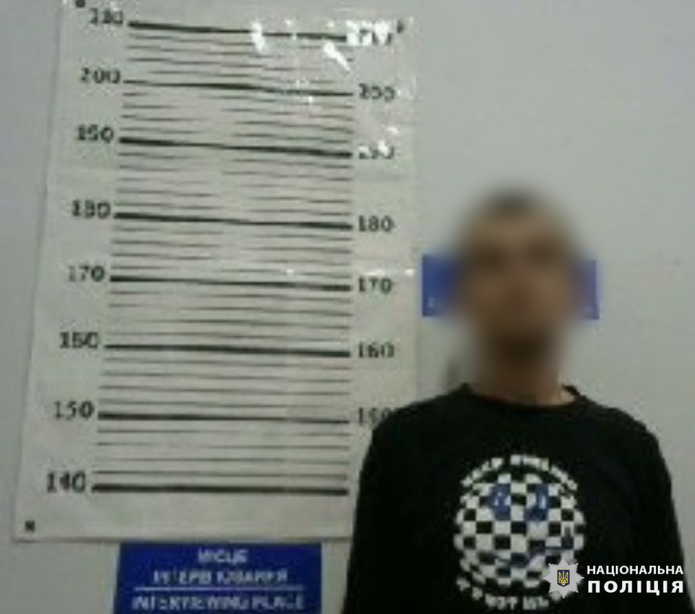 Напав на охоронця з ножем: слідчі повідомили про підозру харків’янину у скоєнні розбійного нападу