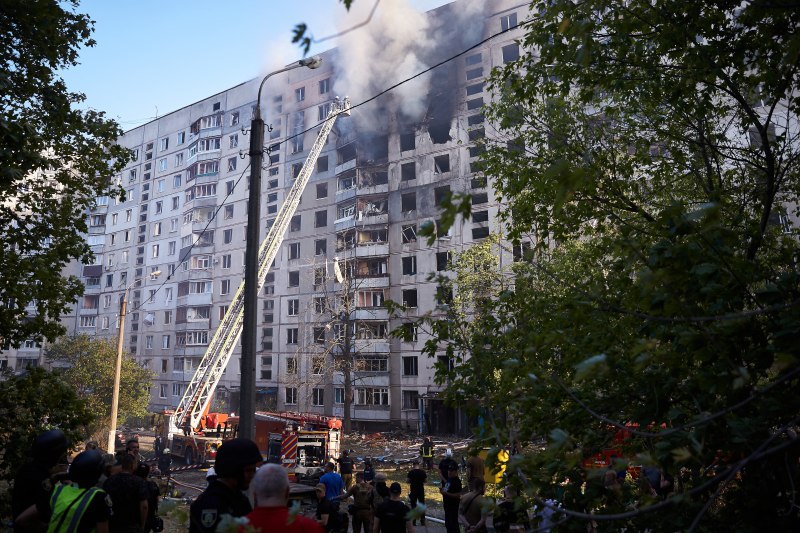 У Харкові усувають наслідки ворожої атаки