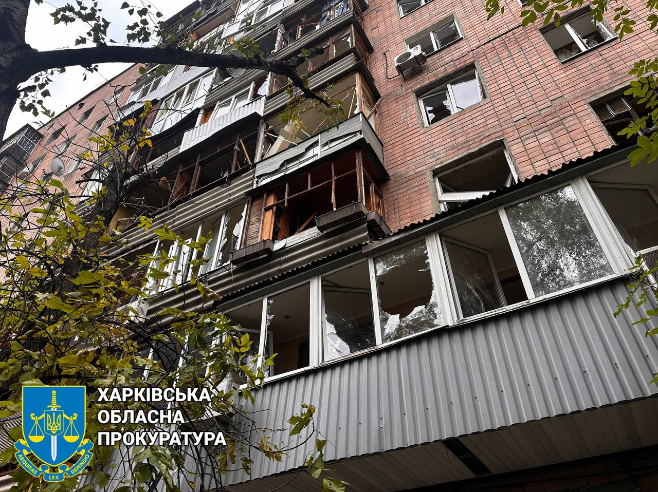 13 людей, серед яких вагітна жінка, постраждали внаслідок авіаатак по Харкову: прокурори задокументували наслідки