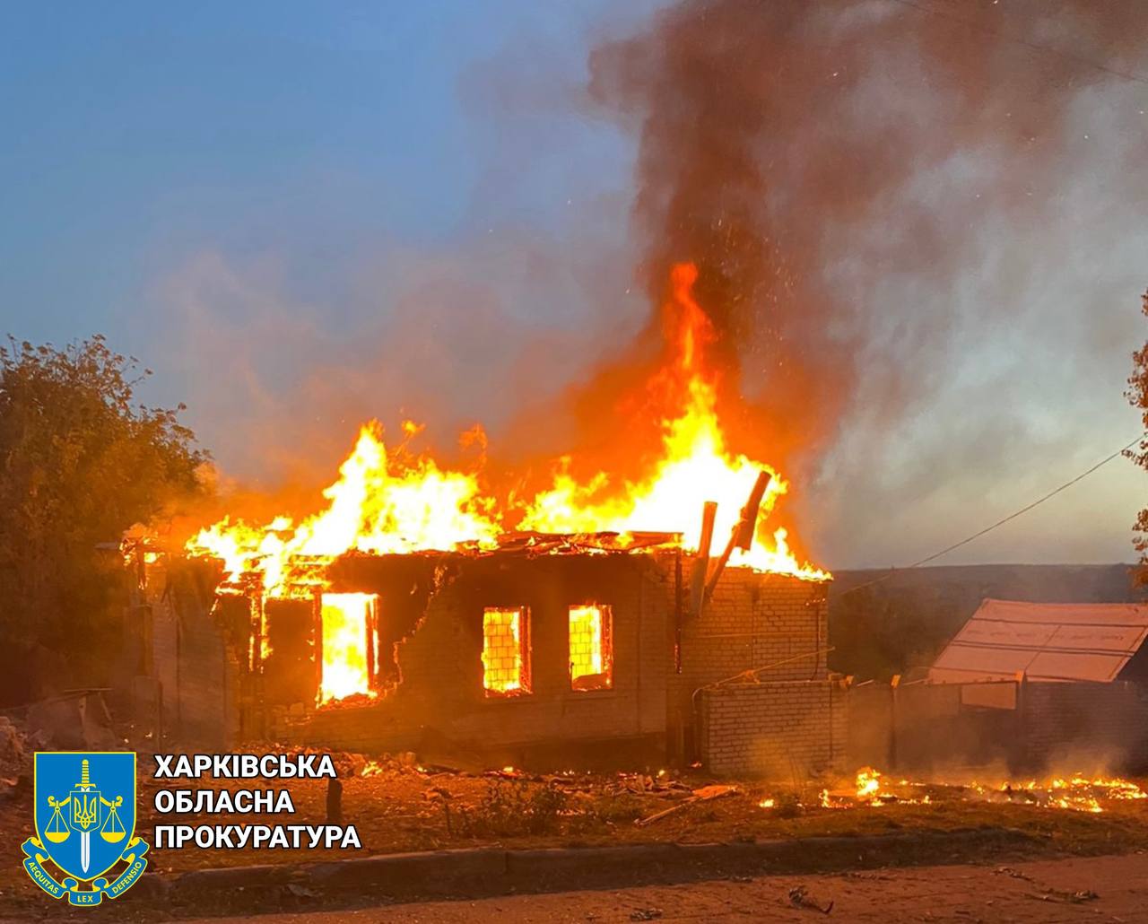 Ворог здійснив атаку по Купʼянську: постраждали двоє людей, серед них працівник «швидкої»