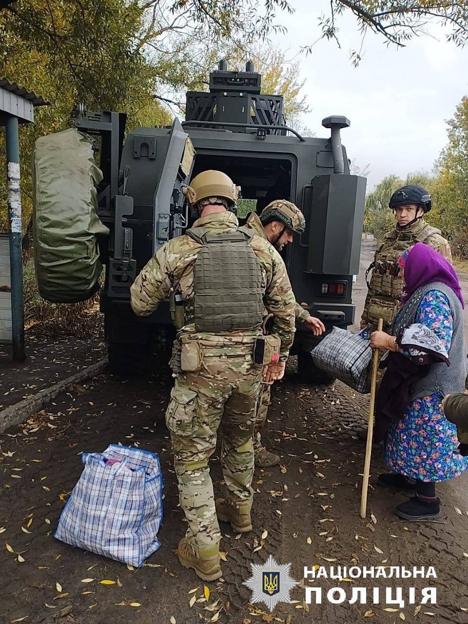 З окремих населених пунктів Куп’янщини вже евакуювали 237 дітей з родинами (відео)