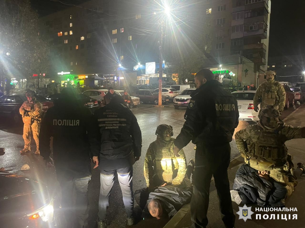 Понад 13 тисяч доларів США за перетин державного кордону: на Харківщині затримали організатора злочинної схеми