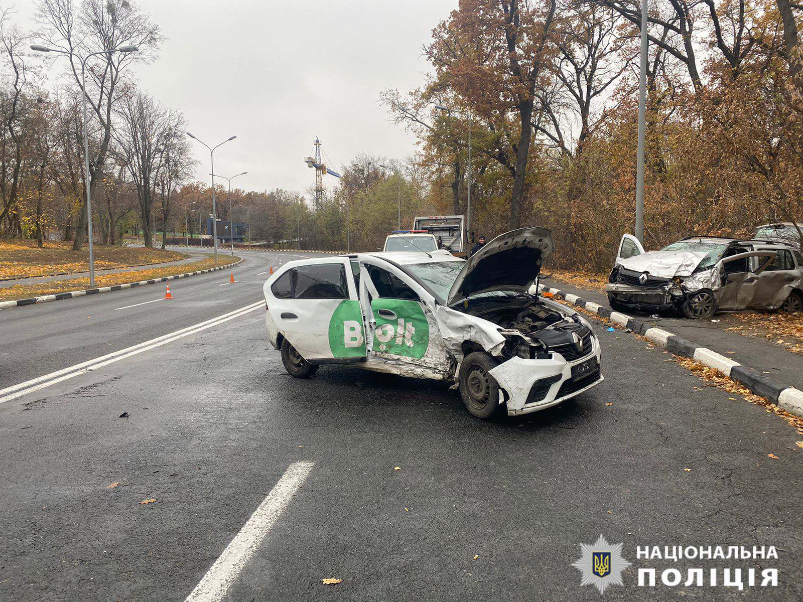 У Харкові внаслідок зіткнення автівок постраждали двоє людей