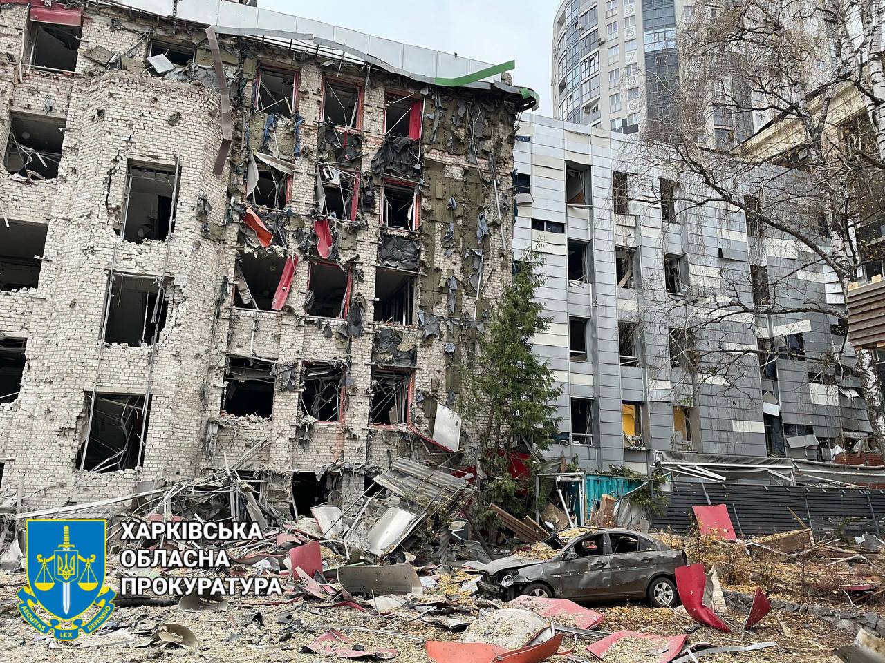 Ворог продовжує терор проти цивільного населення: внаслідок авіаударів по Харкову постраждали 25 мирних мешканців